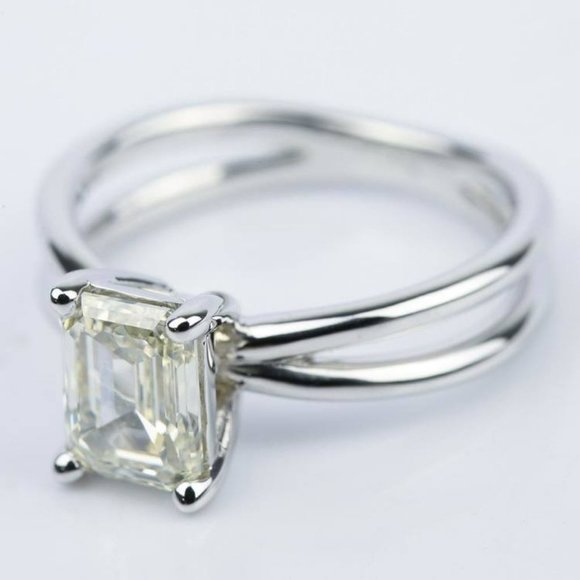 IGI 2 Ct Emerald Lab Grown Diamond Engagement Ring - Picture 2 of 4